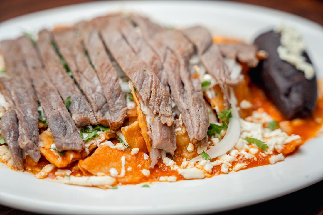 Chilaquiles con cecina de Café El Alba