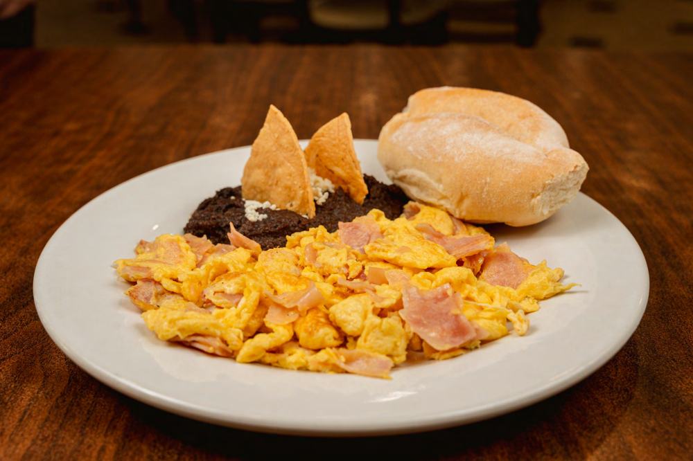 Huevos Revueltos con jamón